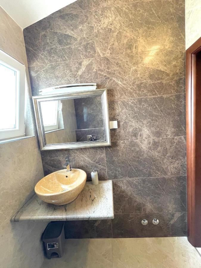 Apartments Harris ウルツィニ エクステリア 写真