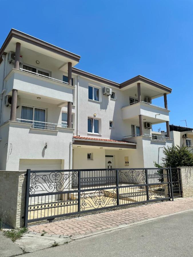 Apartments Harris ウルツィニ エクステリア 写真