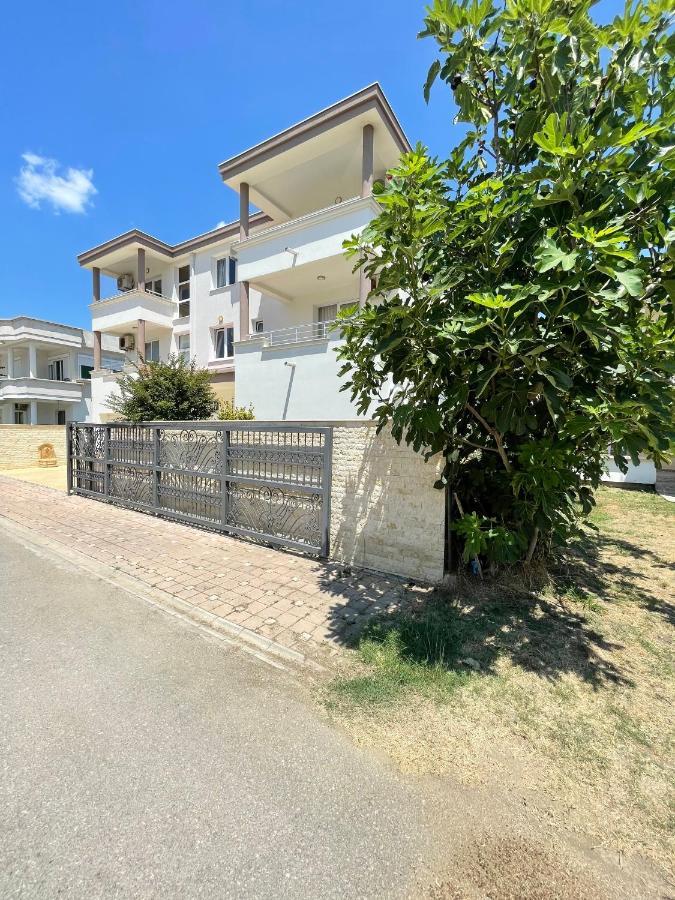 Apartments Harris ウルツィニ エクステリア 写真