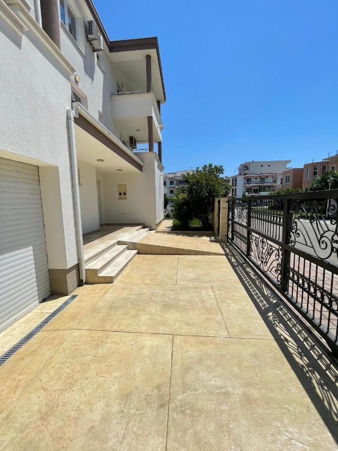 Apartments Harris ウルツィニ エクステリア 写真