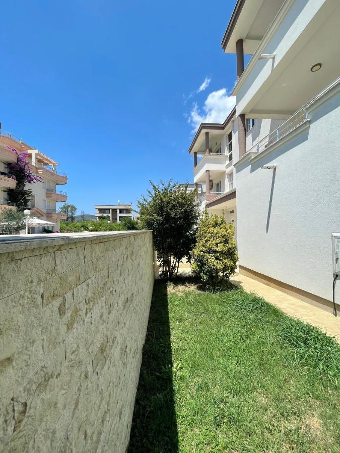 Apartments Harris ウルツィニ エクステリア 写真
