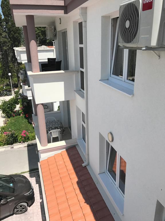 Apartments Harris ウルツィニ エクステリア 写真